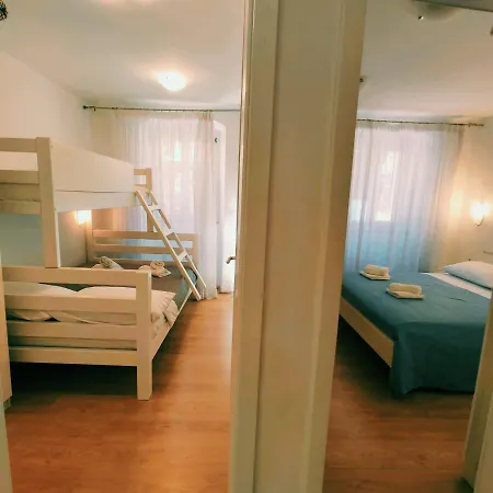 Iron Gates Apartamento *