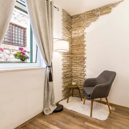 Apartment Iron Gates *