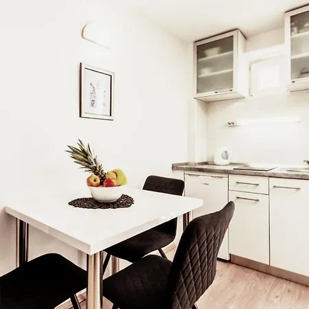 Iron Gates Apartment