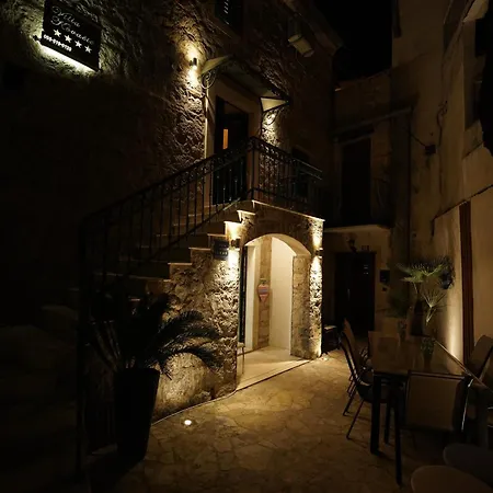 Iron Gates 스플리트